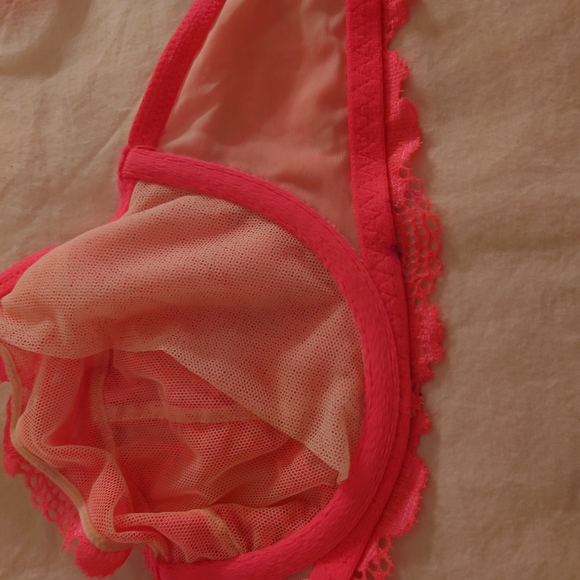 Flaws! NWOT Body by Victoria's Secret Unlined Underwire 32DD Bra + M Cheeky Set - Picture 7 of 12